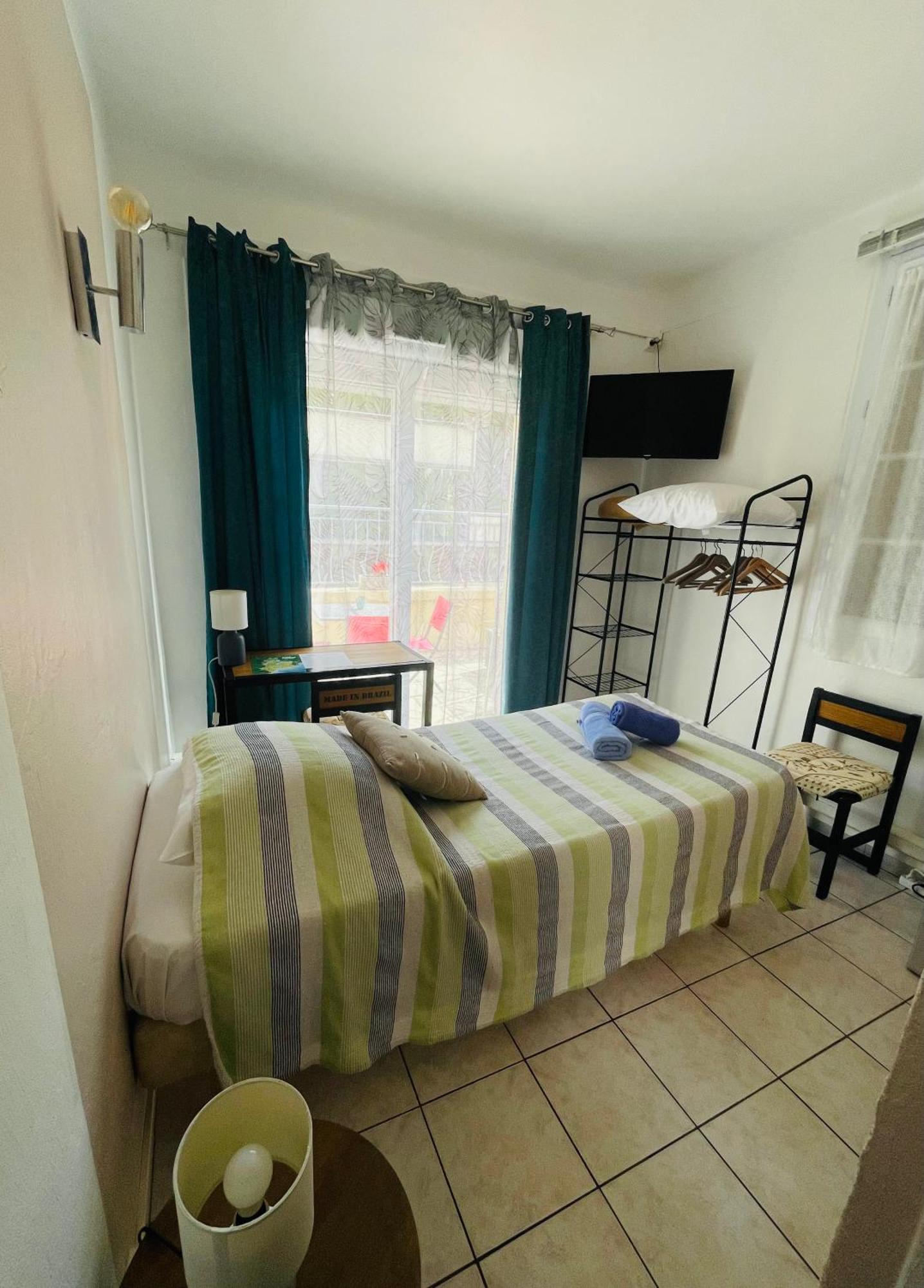 Hotel L'Escale Au Soleil Saint Aygulf Ngoại thất bức ảnh